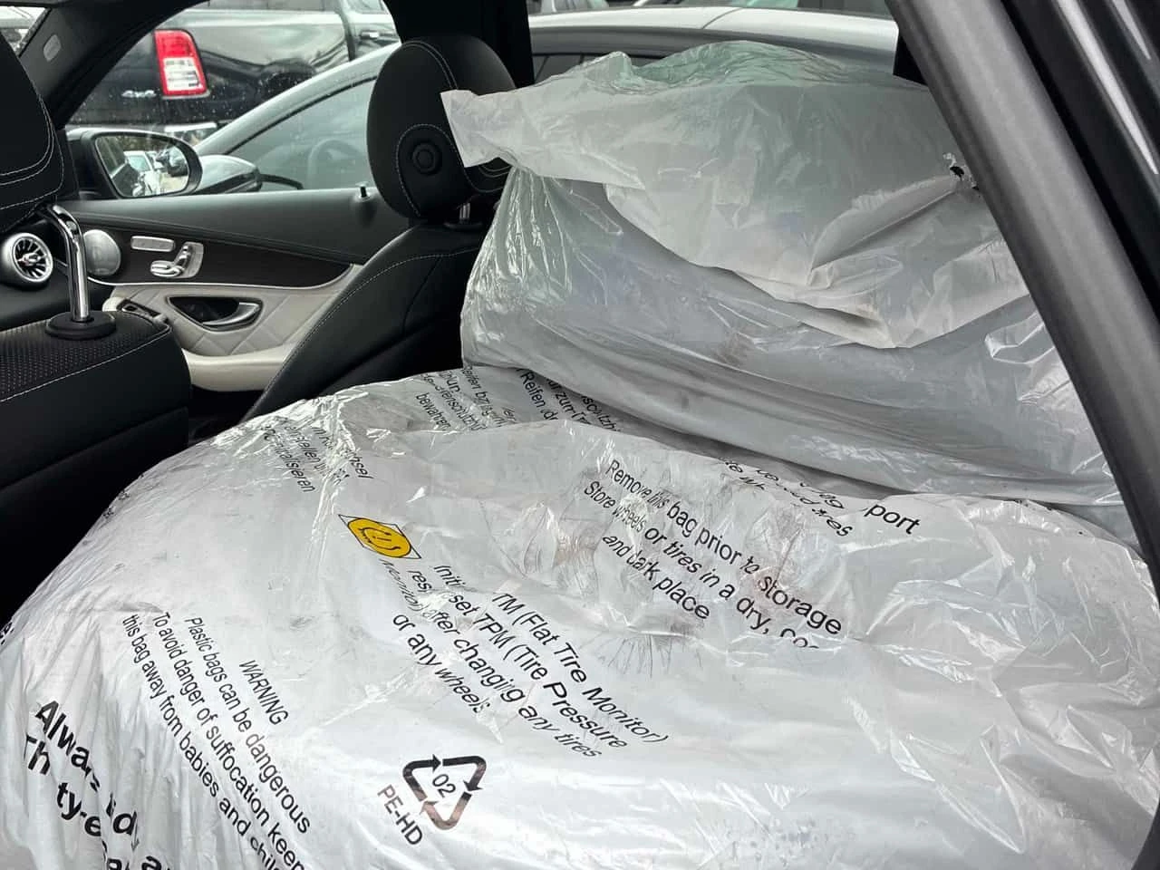 Mercedes-Benz GLC 43 AMG BURMESTER * PANO * KEYLESS *  ПОДГРЕВИ * CARFAX, снимка 17 - Автомобили и джипове - 54129185