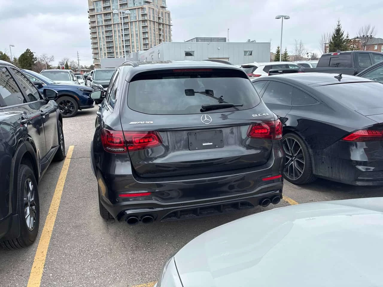 Mercedes-Benz GLC 43 AMG BURMESTER * PANO * KEYLESS *  ПОДГРЕВИ * CARFAX, снимка 4 - Автомобили и джипове - 54129185