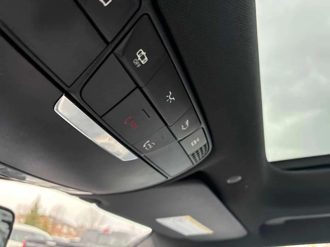 Mercedes-Benz GLC 43 AMG BURMESTER * PANO * KEYLESS *  ПОДГРЕВИ * CARFAX, снимка 14 - Автомобили и джипове - 54129185