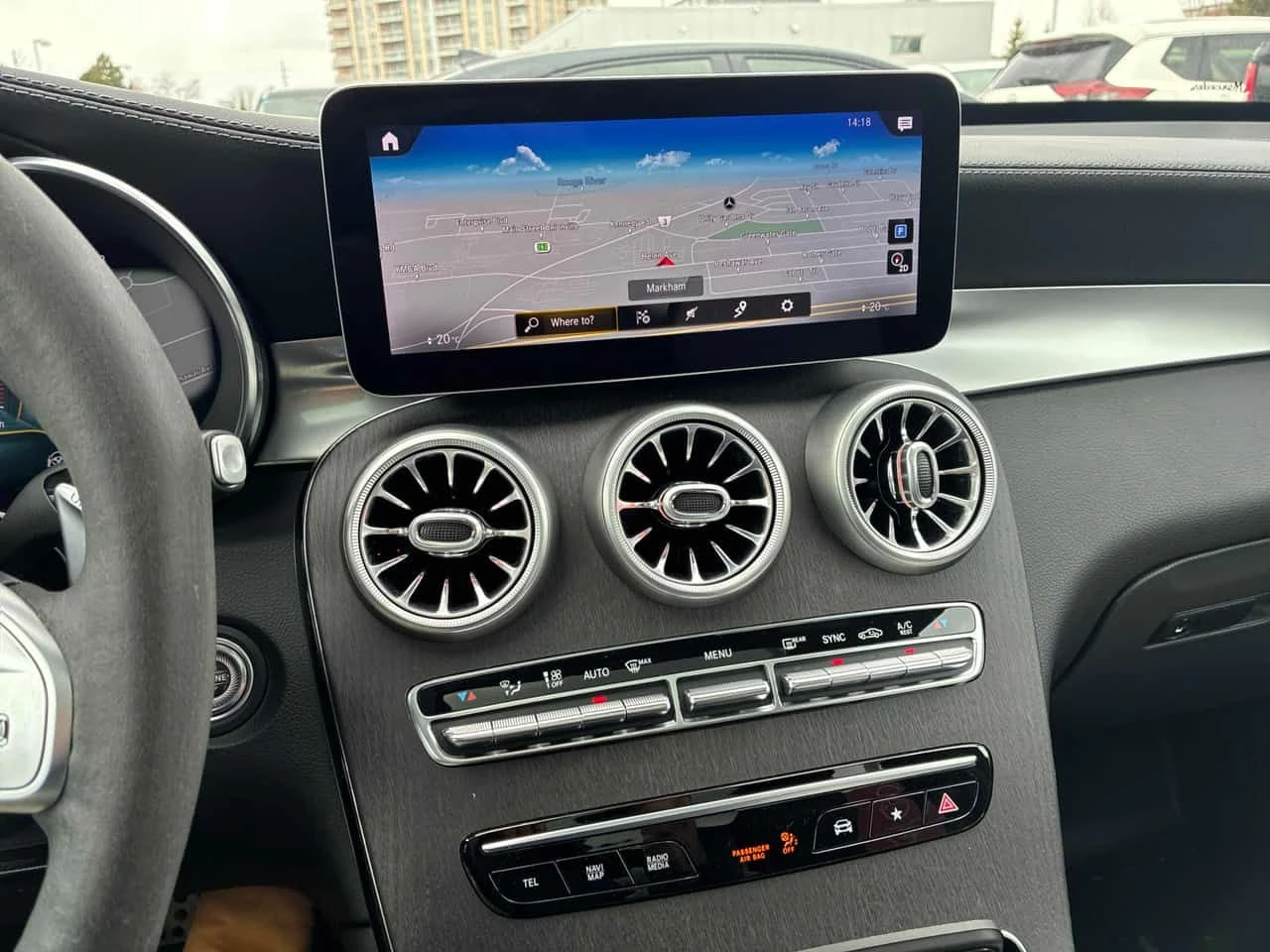 Mercedes-Benz GLC 43 AMG BURMESTER * PANO * KEYLESS *  ПОДГРЕВИ * CARFAX, снимка 9 - Автомобили и джипове - 54129185