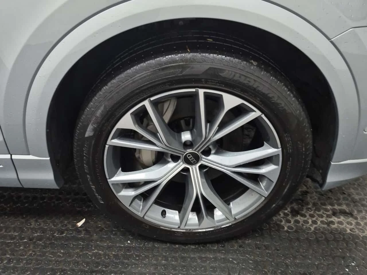 Audi Q8 * Progressiv * PANO* KEYLESS* ПОДГРЕВ* , снимка 13 - Автомобили и джипове - 54380381