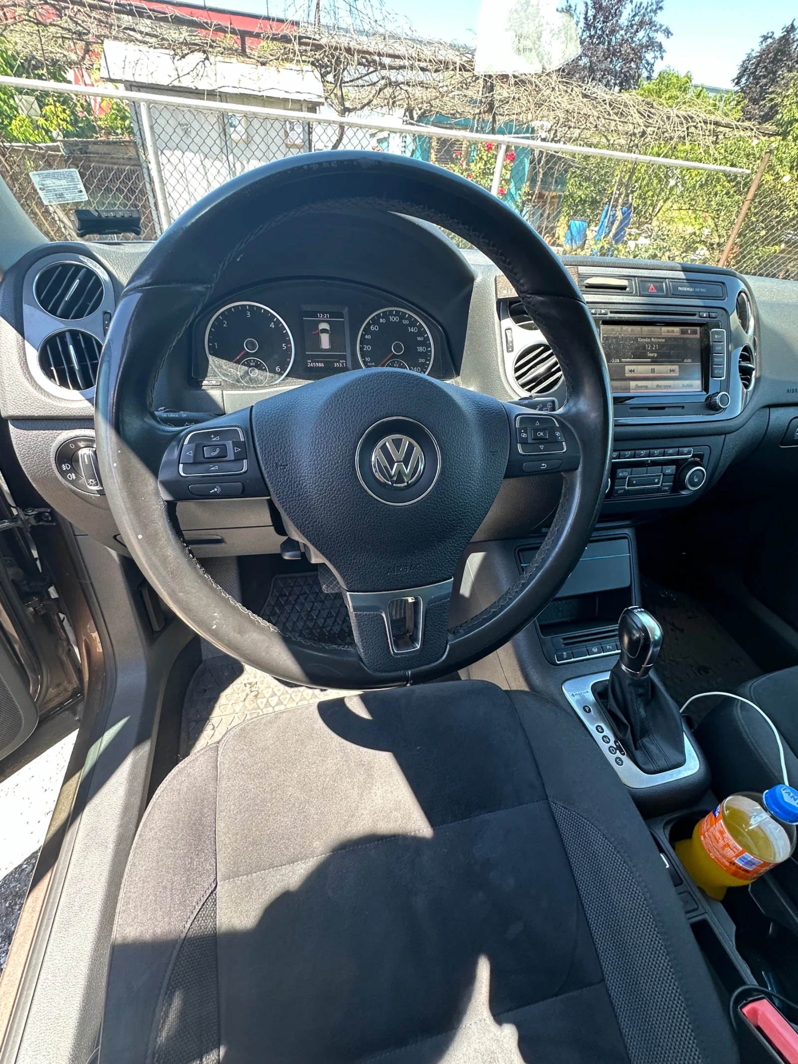VW Tiguan 4x4 2.0 TDI, снимка 4 - Автомобили и джипове - 54477974