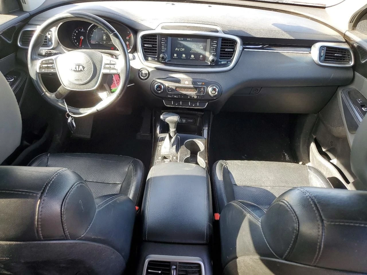 Kia Sorento, снимка 8 - Автомобили и джипове - 54631512