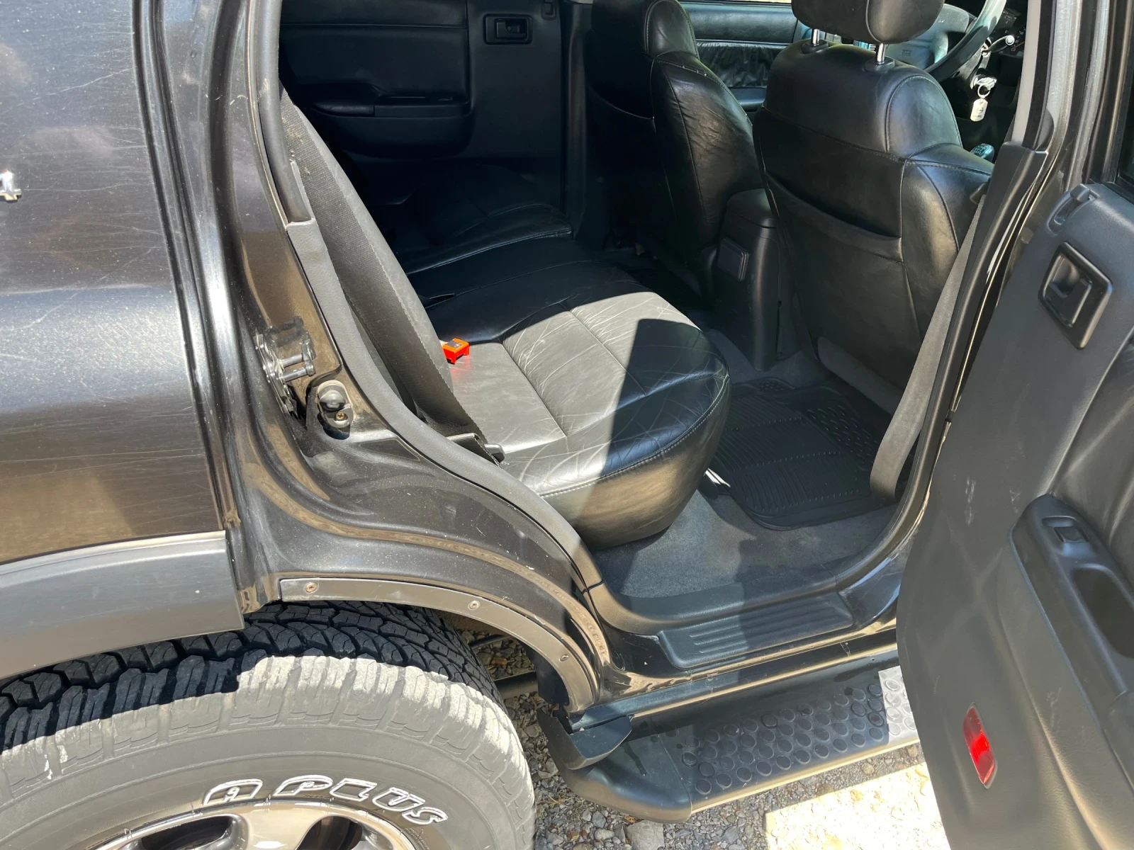 Opel Frontera 2.2DTI, снимка 10 - Автомобили и джипове - 55414003