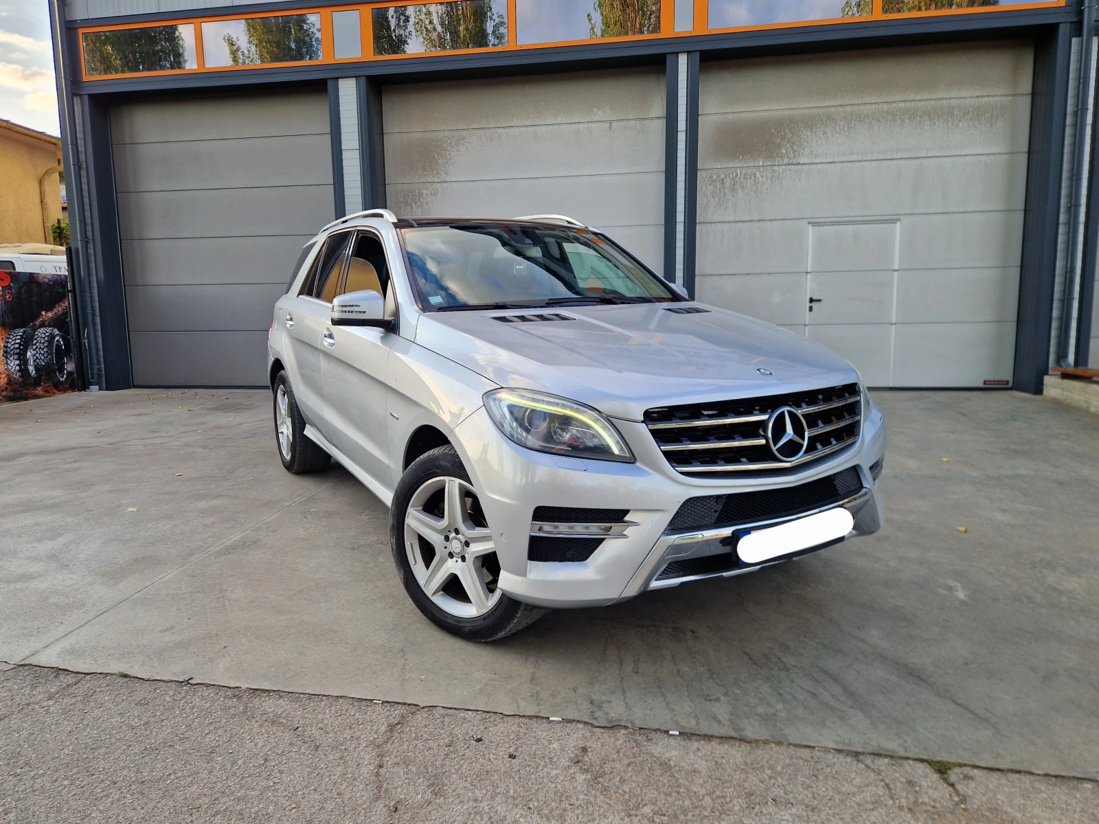 Mercedes-Benz ML 350 AMG Теглич Камера Лизинг , снимка 3 - Автомобили и джипове - 55669837