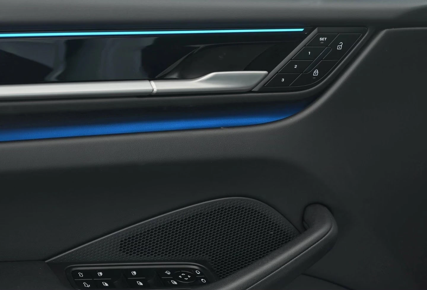 Porsche Macan 4 / ELECTRIC SPORT SOUND / PANO / AIR / HEAT PUMP/ | Mobile.bg � ����������� 9