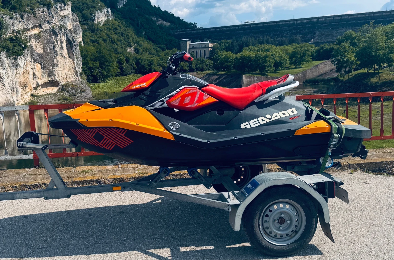 Джет Bombardier Sea Doo Spark Trixx - изображение 3
