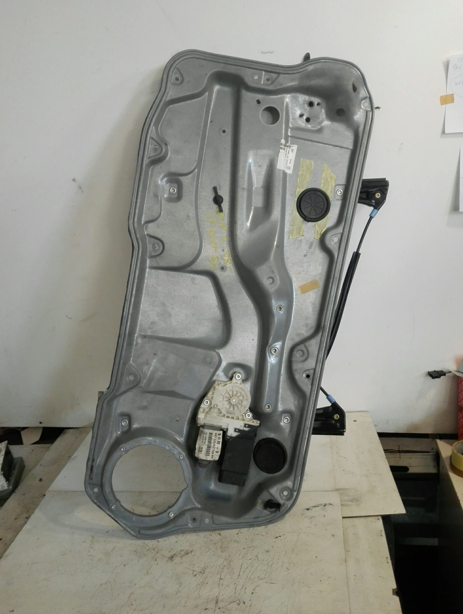 Ел машинка стъкло предна лява Фолксваген Голф 4 2врати,стъклоповдигач