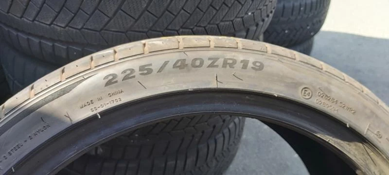 Гуми Летни 225/40R19, снимка 5 - Гуми и джанти - 34164693