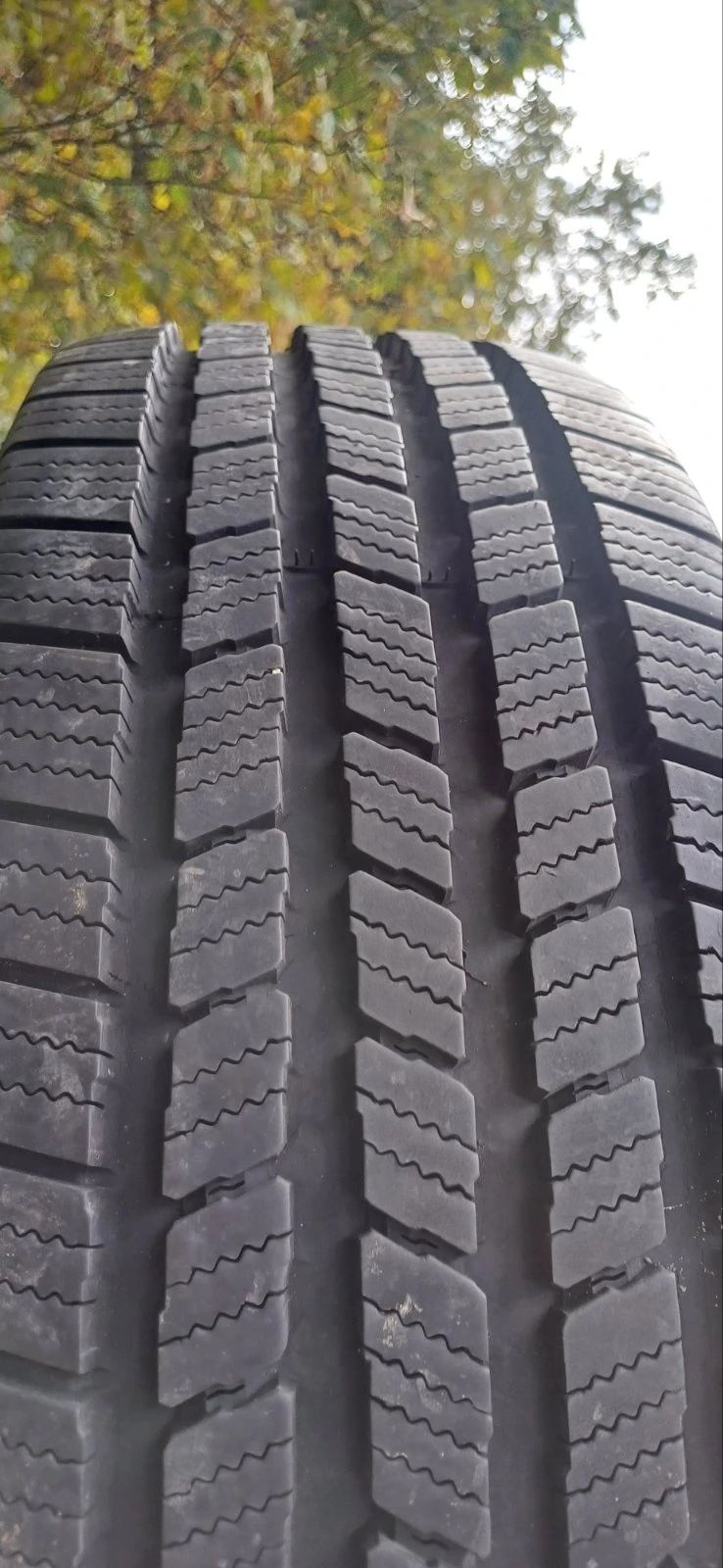 Гуми Зимни 225/75R16, снимка 4 - Гуми и джанти - 52130976