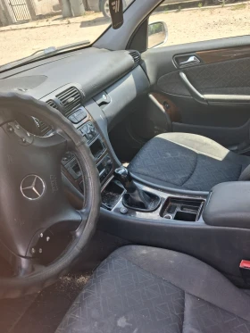 Mercedes-Benz C 180, снимка 5