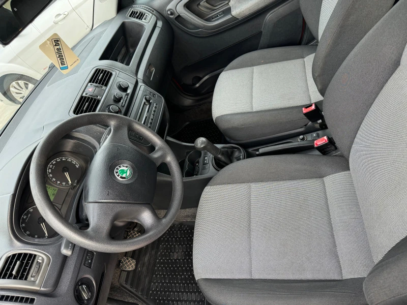 Skoda Fabia 1.2 бенз КЛИМАТИК, снимка 14 - Автомобили и джипове - 47293402