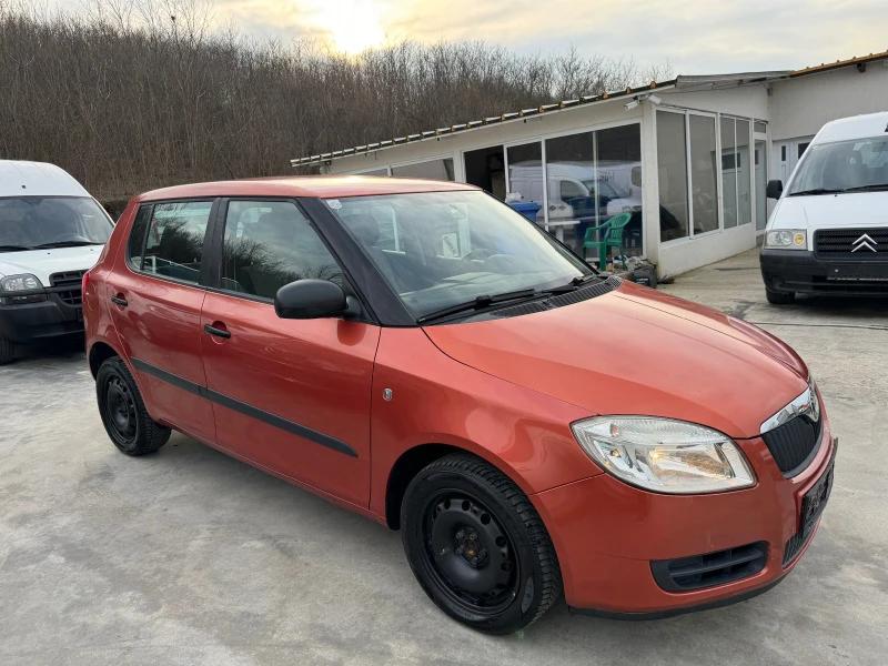 Skoda Fabia 1.2 бенз КЛИМАТИК, снимка 4 - Автомобили и джипове - 47293402