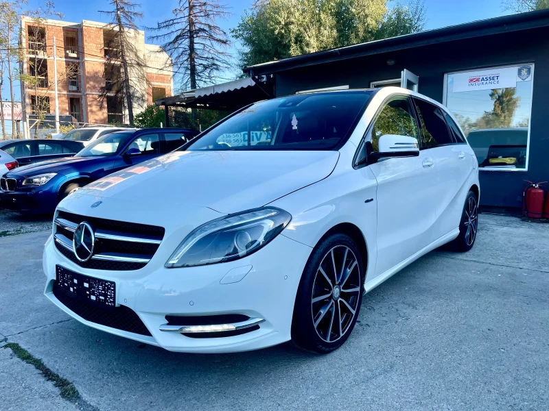 Mercedes-Benz B 180 Автоматик Навигация Дистроник Швейцария, снимка 1 - Автомобили и джипове - 47609654