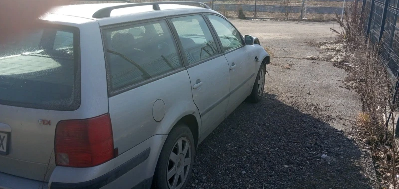 VW Passat, снимка 9 - Автомобили и джипове - 49056515