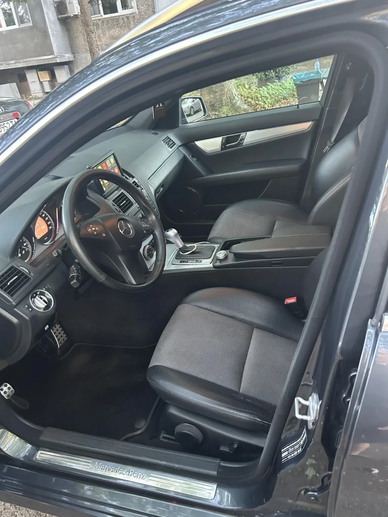 Mercedes-Benz C 180, снимка 7 - Автомобили и джипове - 52428477