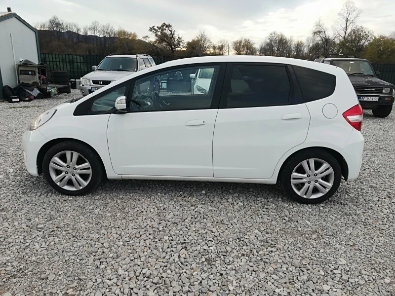 Honda Jazz 1.3i kli navi , снимка 3 - Автомобили и джипове - 51887386