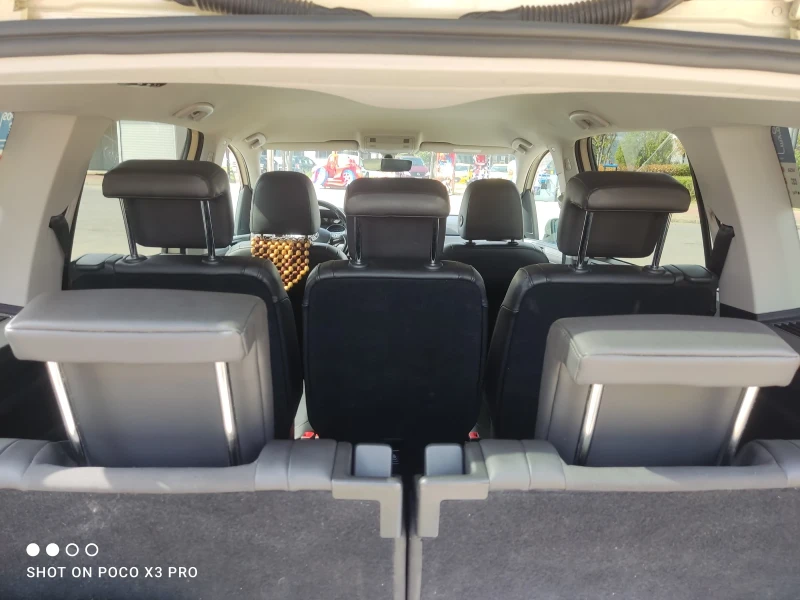 VW Touran 2.0 Tdi, снимка 5 - Автомобили и джипове - 52565562