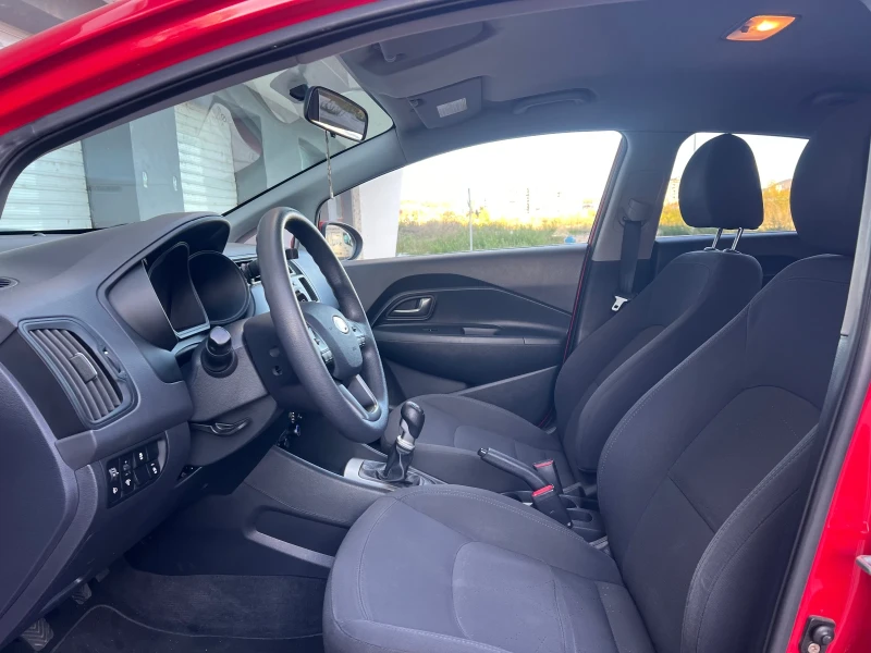 Kia Rio 1.1CRDI, снимка 13 - Автомобили и джипове - 52237430