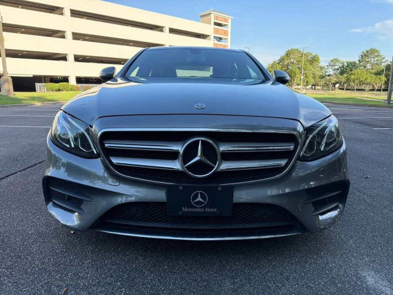 Mercedes-Benz E 300 4MATIC* АвтоКредит* Цена до БГ, снимка 4 - Автомобили и джипове - 52455456