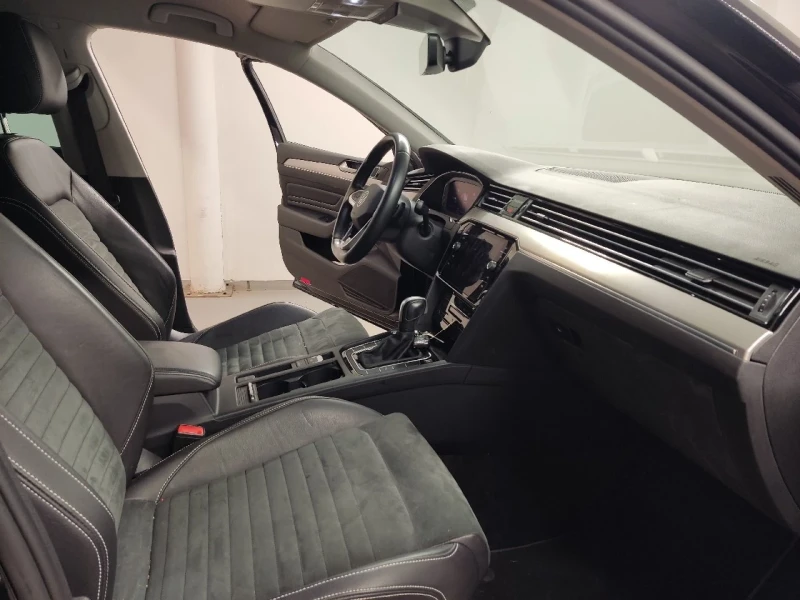 VW Passat VW Passat R-Line 2.0 TDI DSG 4Motion, снимка 11 - Автомобили и джипове - 52925331