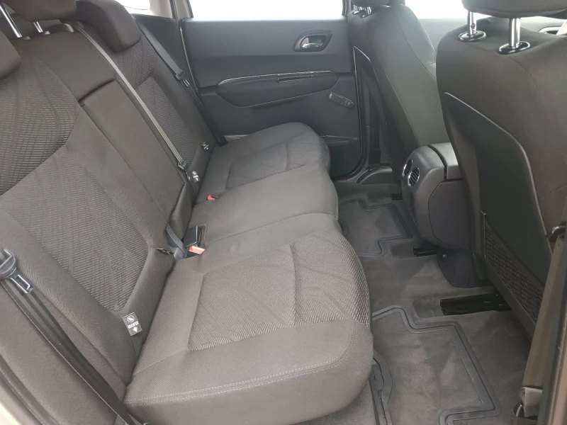 Peugeot 3008 1.6 HDI, снимка 12 - Автомобили и джипове - 53457377