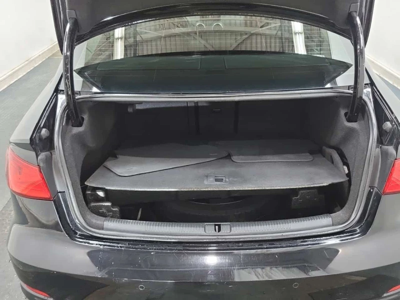 Audi A3 2.0T PROGRESSIV| ПОДГРЕВ| ШИБЕДАХ| 2 КЛЮЧА, снимка 6 - Автомобили и джипове - 53567637