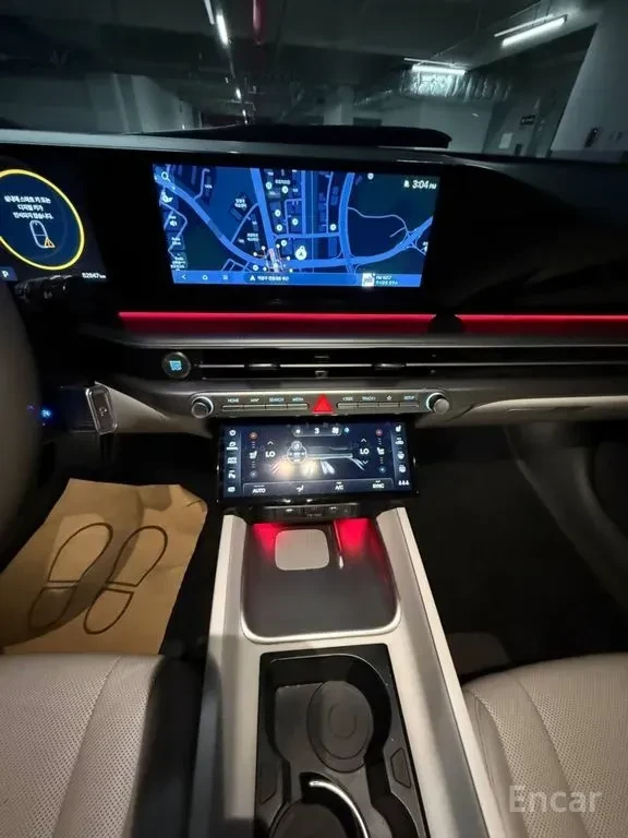 Hyundai Grandeur 2.5* ДИСТРОНИК* ХЕДЪП* КАМЕРА* LANE* ASSIST* , снимка 9 - Автомобили и джипове - 56128836