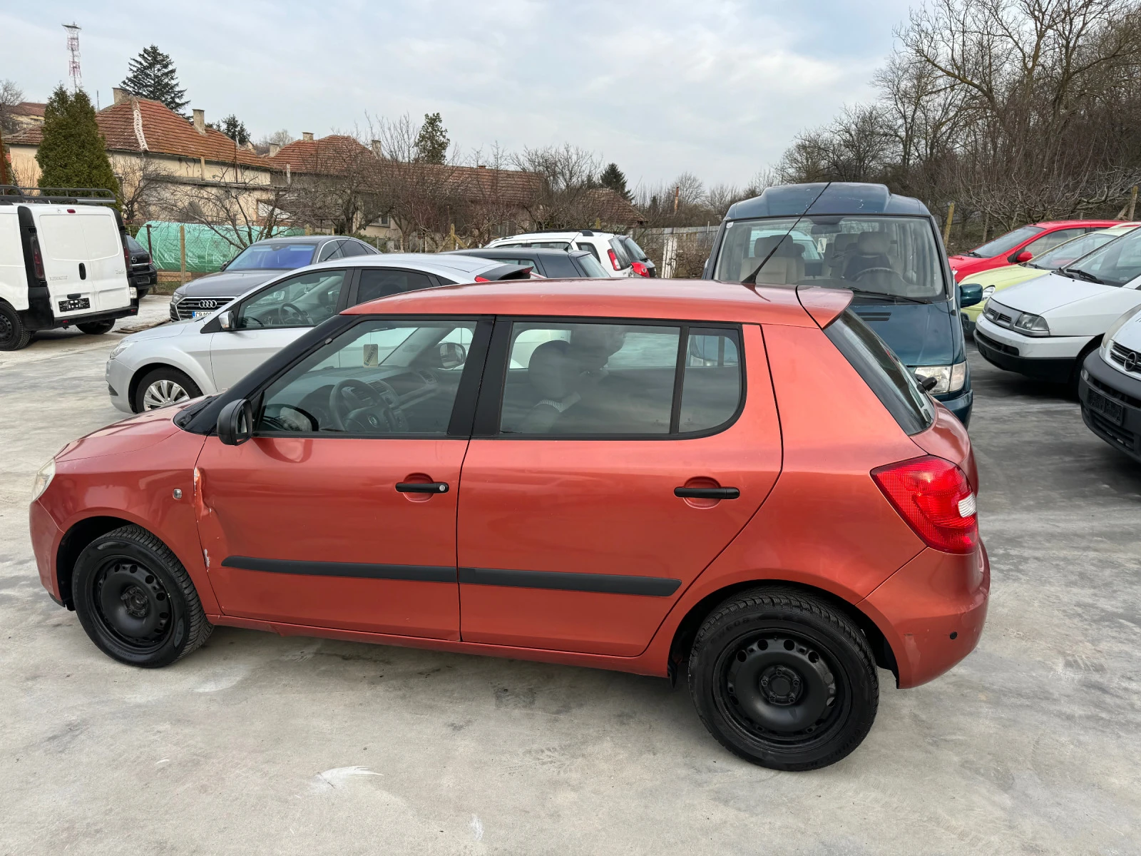 Skoda Fabia 1.2 бенз КЛИМАТИК - изображение 8