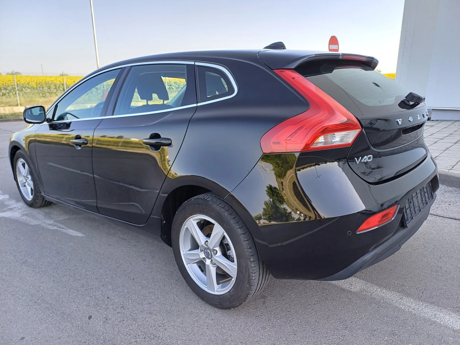 Volvo V40 1.6 TDI KAMERA - изображение 6