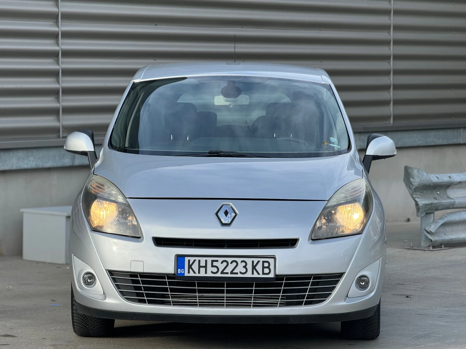 Renault Scenic 1.5dCi 7-МЕСТЕН* РЕГИСТРИРАН - изображение 2