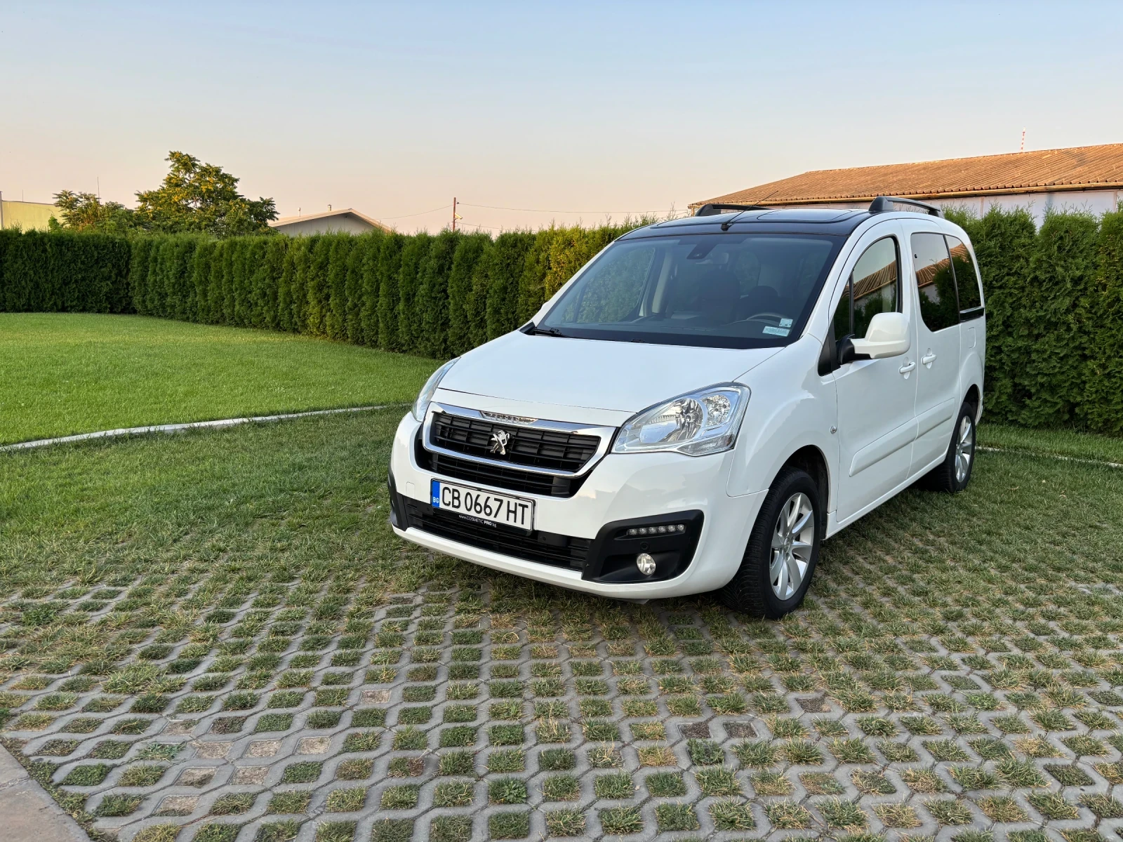 Peugeot Partner NEW TEPEE ZENITH 1.6 Blue HDI 120 S&S MPV - изображение 3
