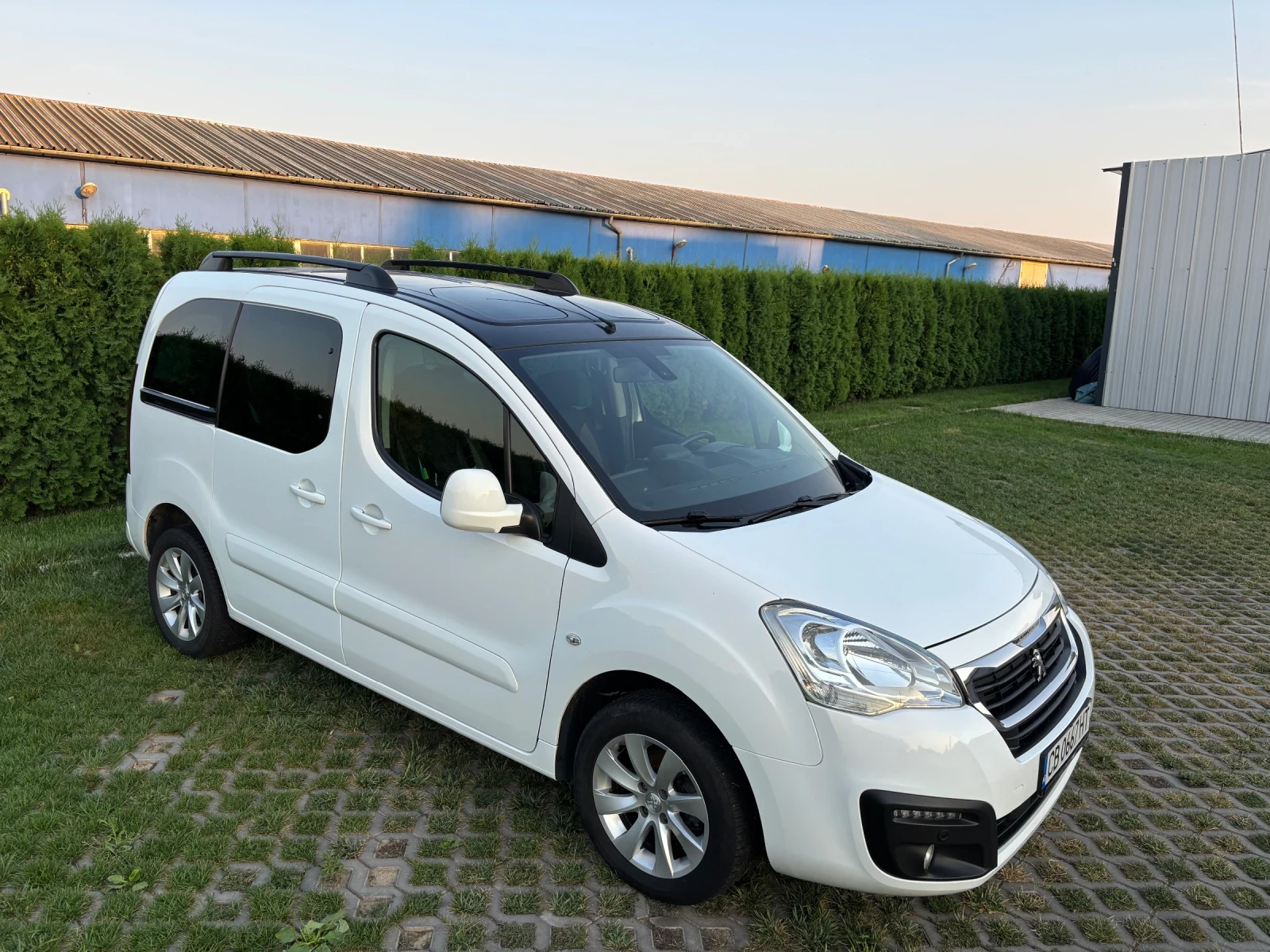 Peugeot Partner NEW TEPEE ZENITH 1.6 Blue HDI 120 S&S MPV - изображение 7
