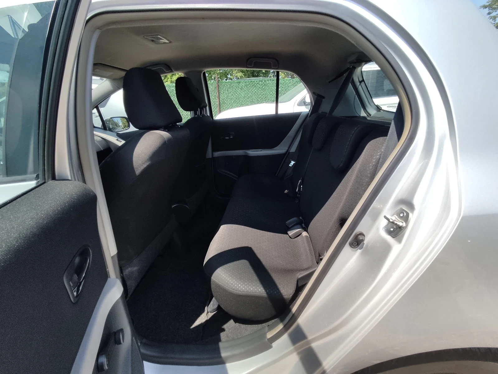 Toyota Yaris 1.33 VVT-I - изображение 8