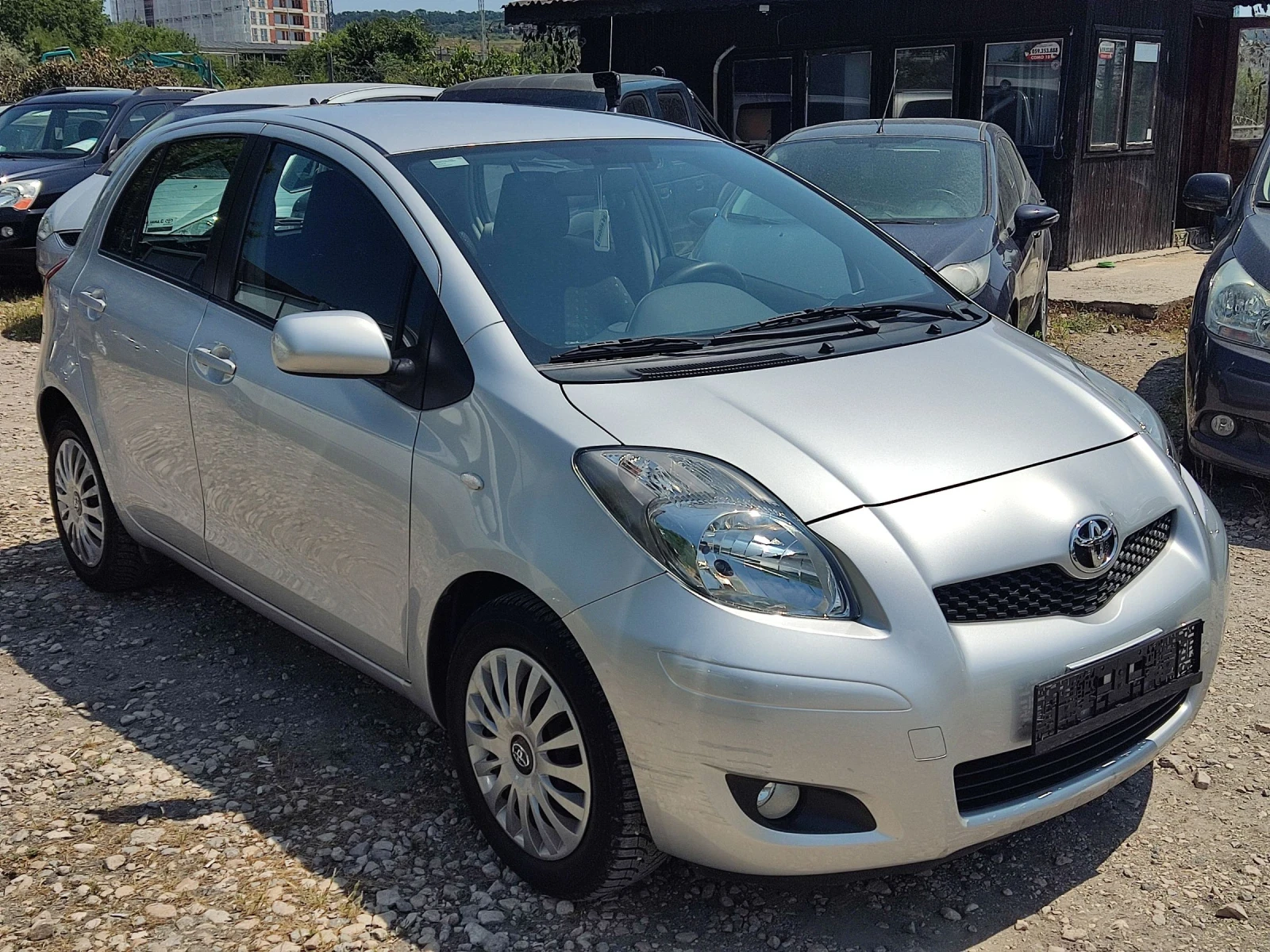 Toyota Yaris 1.33 VVT-I - изображение 4