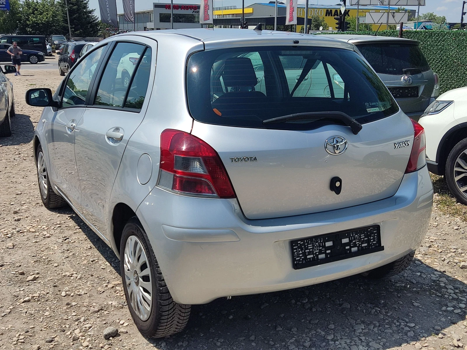 Toyota Yaris 1.33 VVT-I - изображение 2
