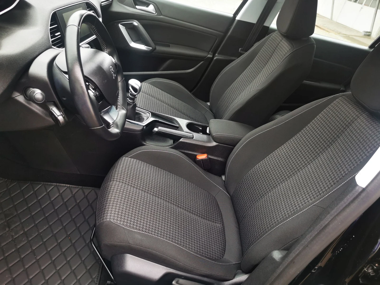 Peugeot 308 1.2 бензин - изображение 9
