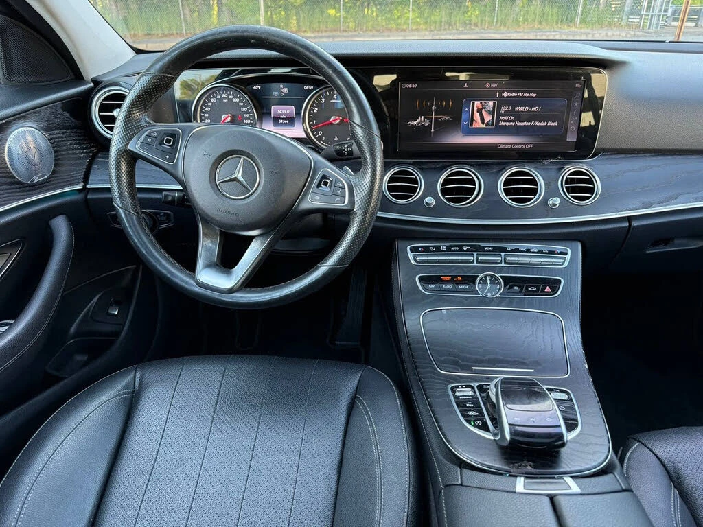 Mercedes-Benz E 300 4MATIC* АвтоКредит* Цена до БГ - изображение 10