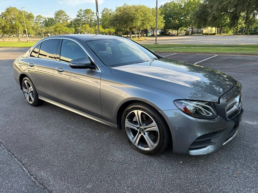 Mercedes-Benz E 300 4MATIC* АвтоКредит* Цена до БГ - изображение 2