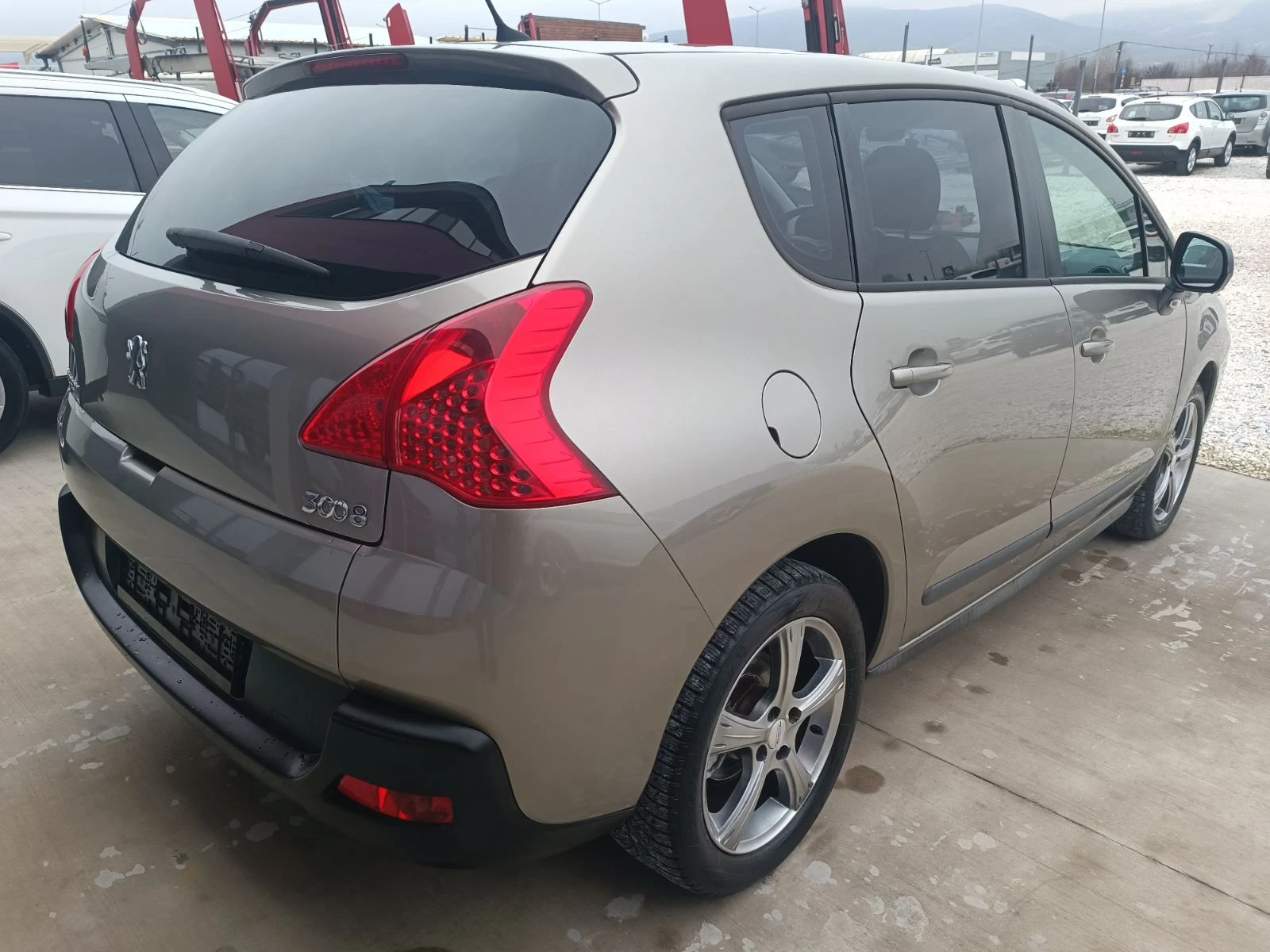 Peugeot 3008 1.6 HDI - изображение 4