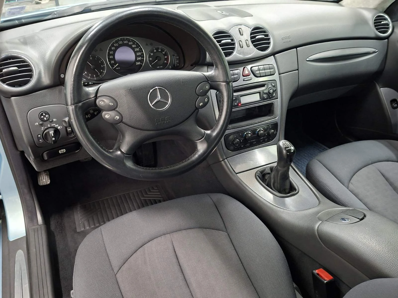 Mercedes-Benz CLK 240, снимка 8 - Автомобили и джипове - 53485418