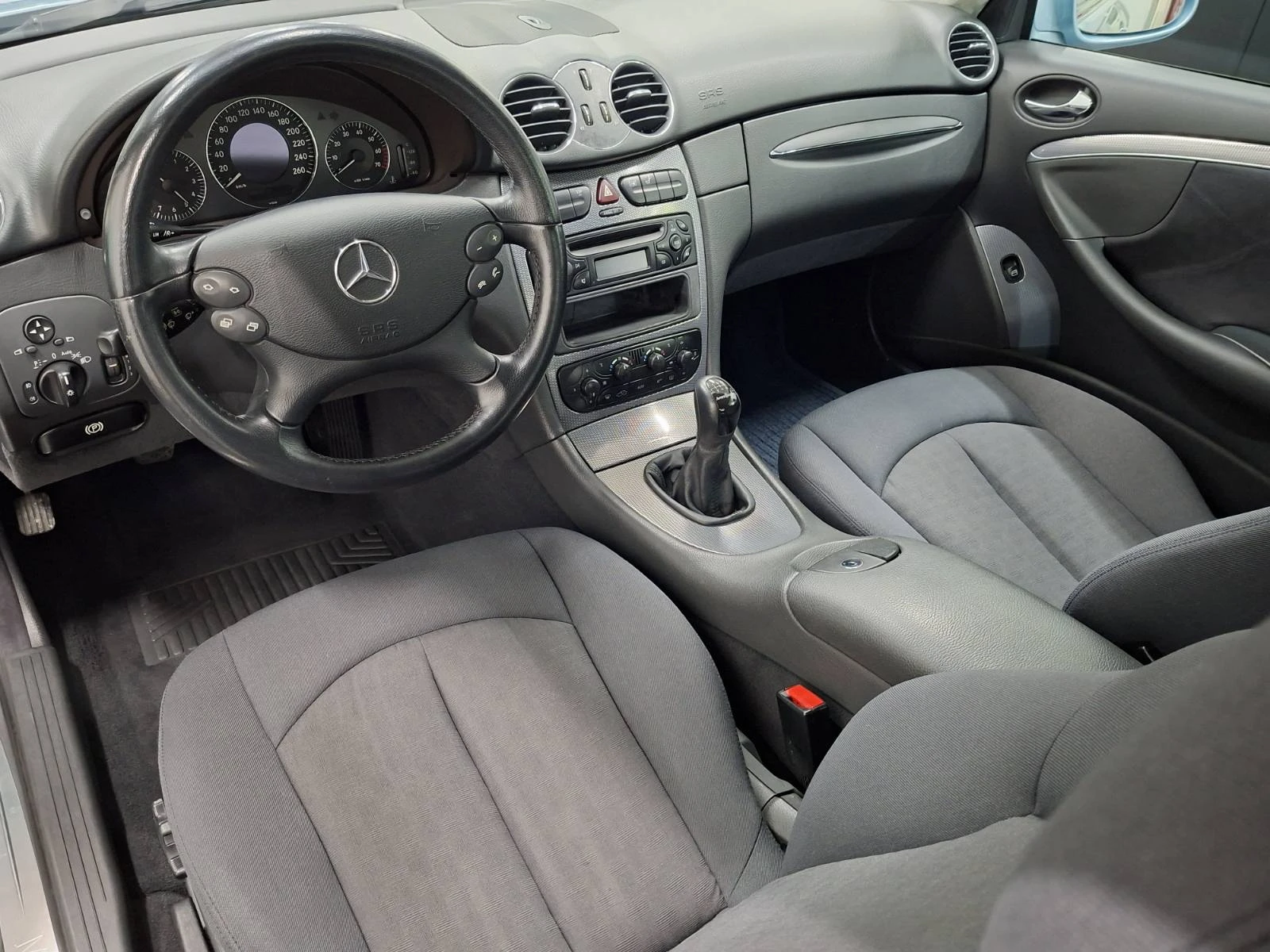 Mercedes-Benz CLK 240, снимка 9 - Автомобили и джипове - 53485418