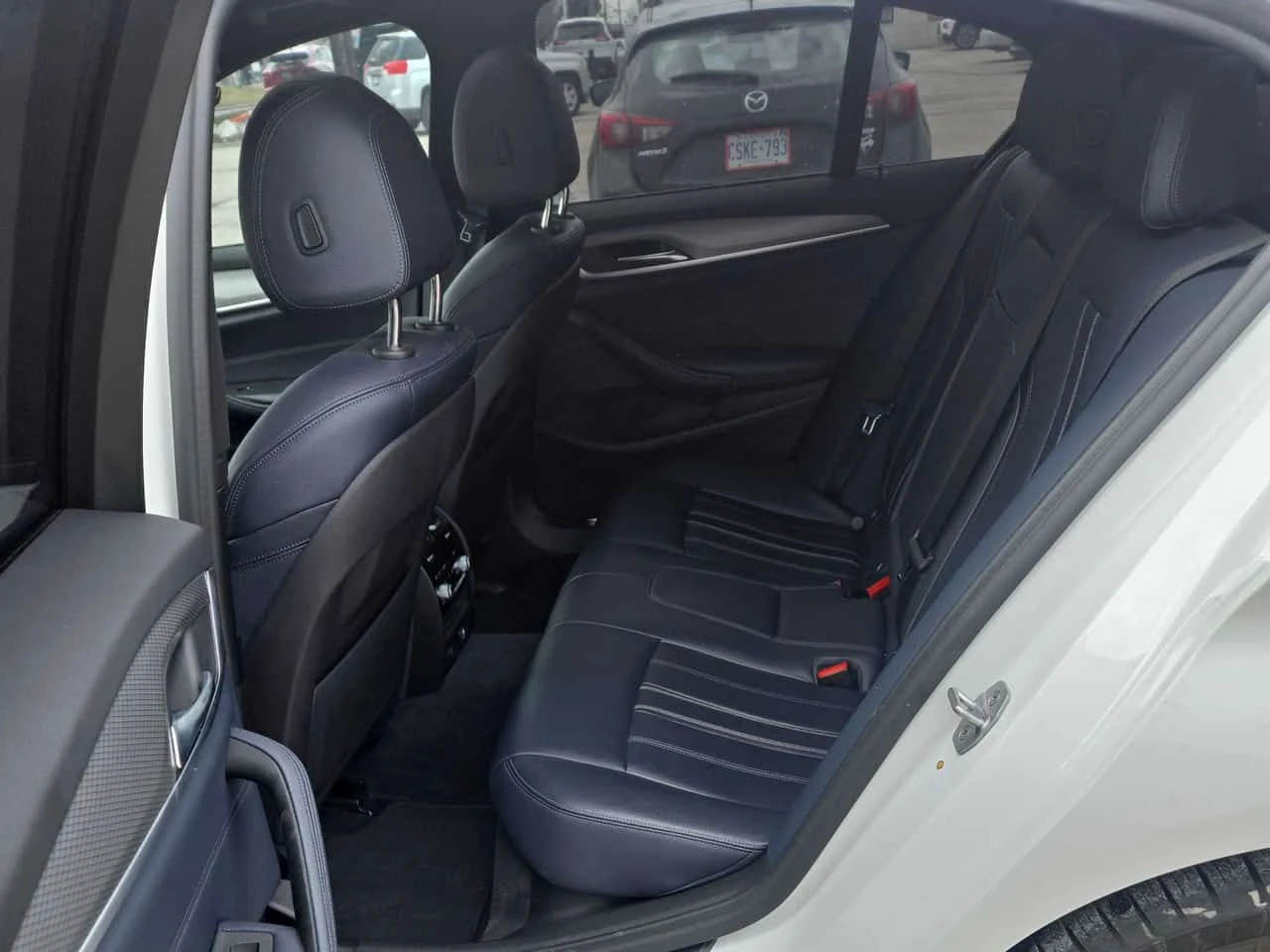 BMW 530 i xDrive/CARFAX/ШИБИДАХ/ПОДГРЕВИ, снимка 14 - Автомобили и джипове - 53925313