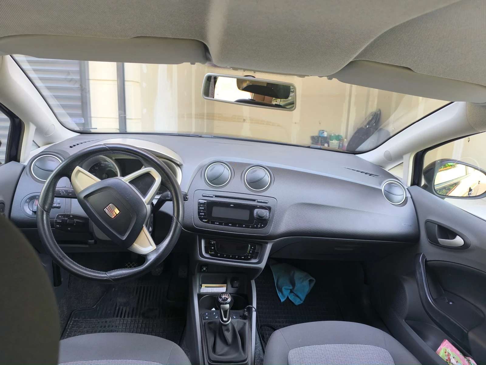 Seat Ibiza 1.4i ГАЗ, снимка 9 - Автомобили и джипове - 54124960