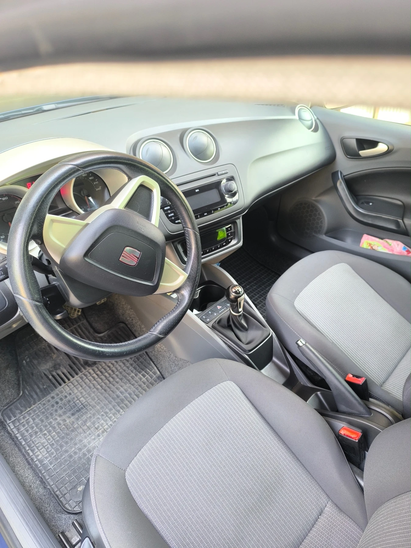 Seat Ibiza 1.4i ГАЗ, снимка 11 - Автомобили и джипове - 54124960