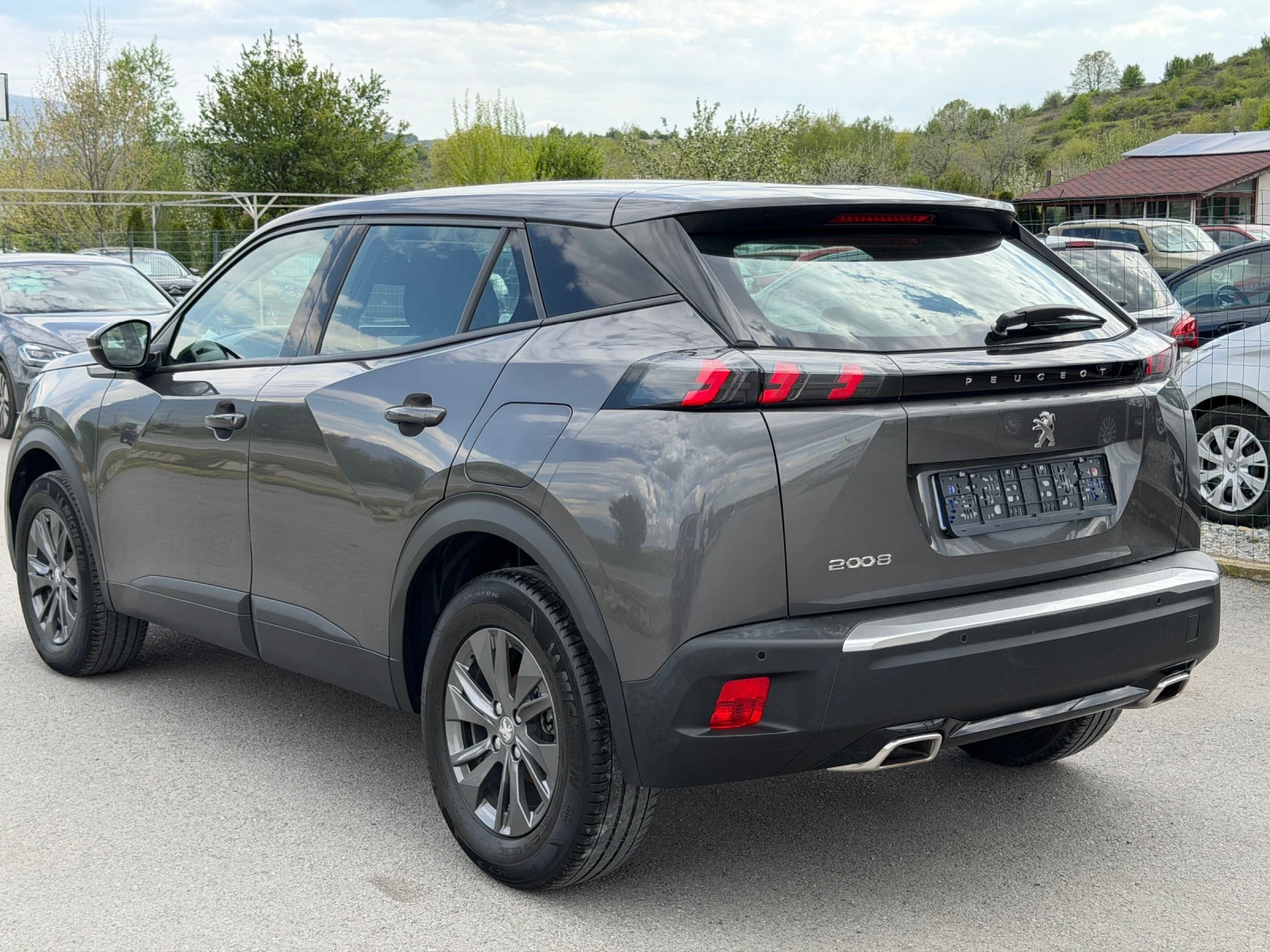 Peugeot 2008 1.2 Puretech , снимка 4 - Автомобили и джипове - 54378570