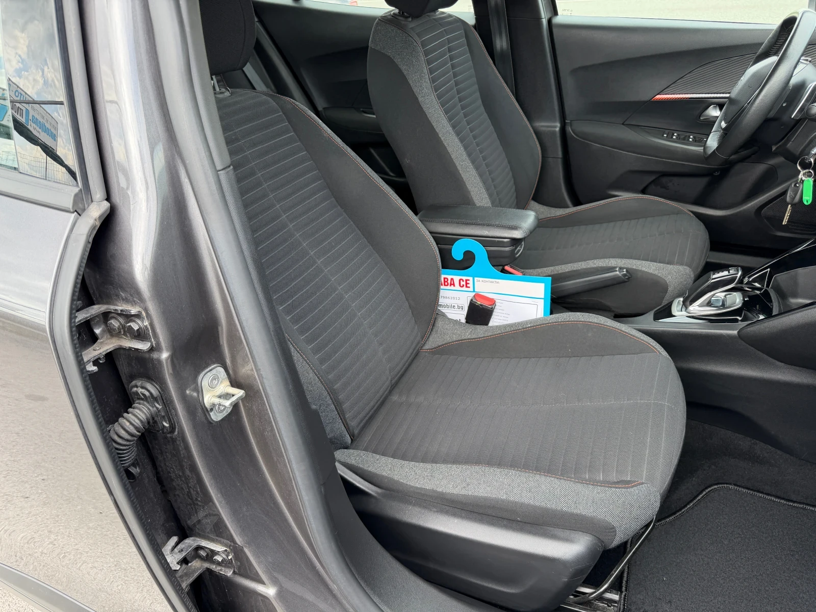 Peugeot 2008 1.2 Puretech , снимка 10 - Автомобили и джипове - 54378570