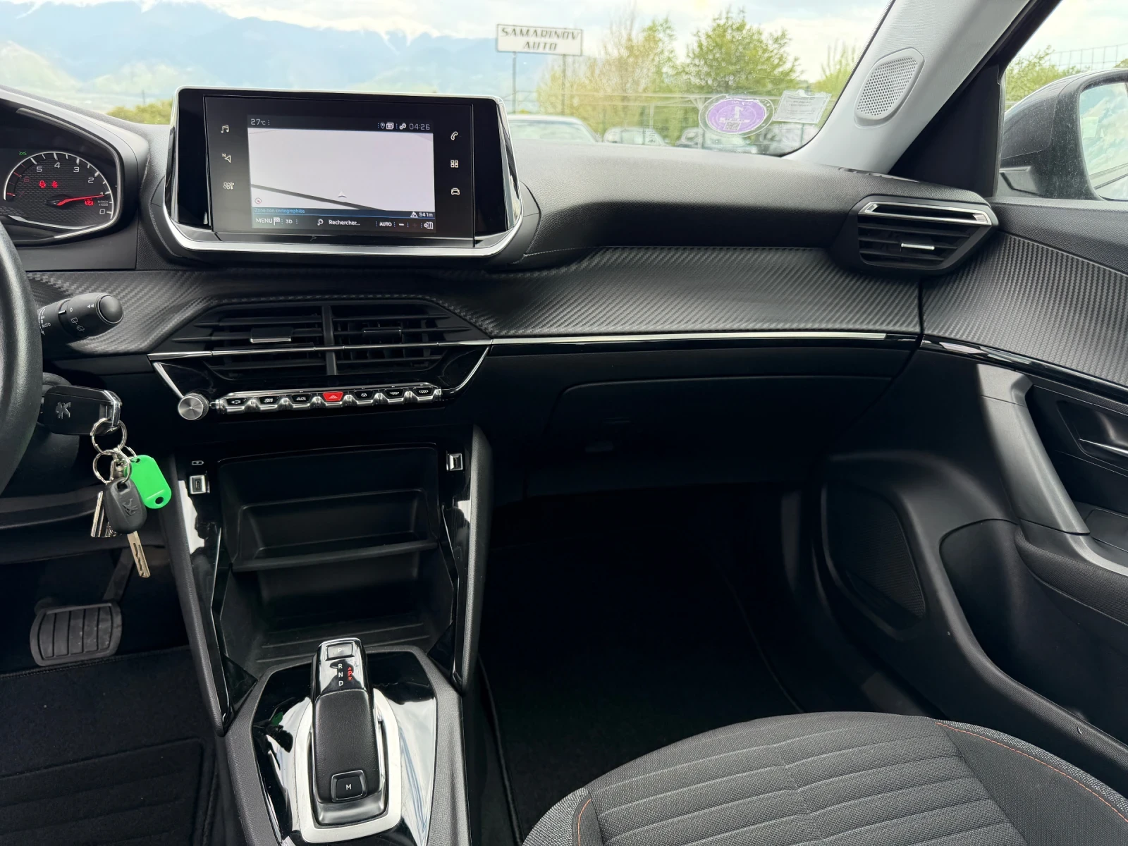 Peugeot 2008 1.2 Puretech , снимка 17 - Автомобили и джипове - 54378570