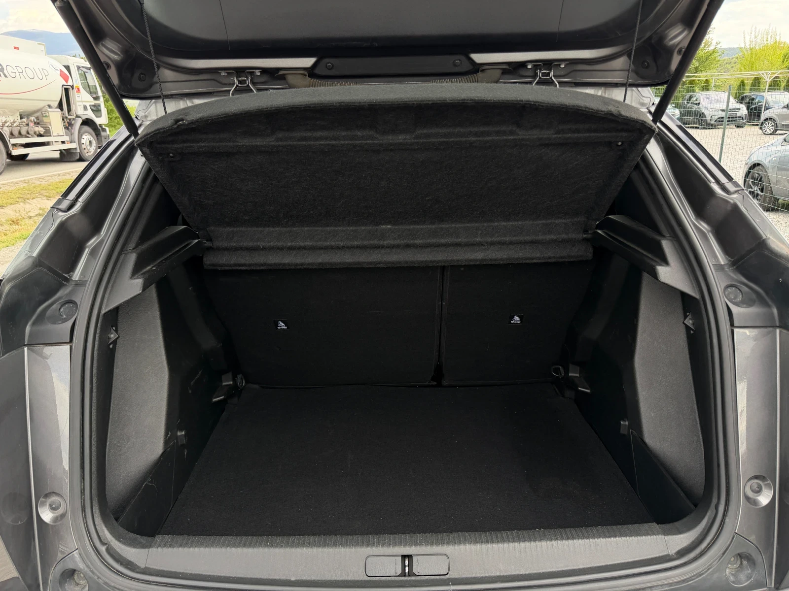 Peugeot 2008 1.2 Puretech , снимка 6 - Автомобили и джипове - 54378570
