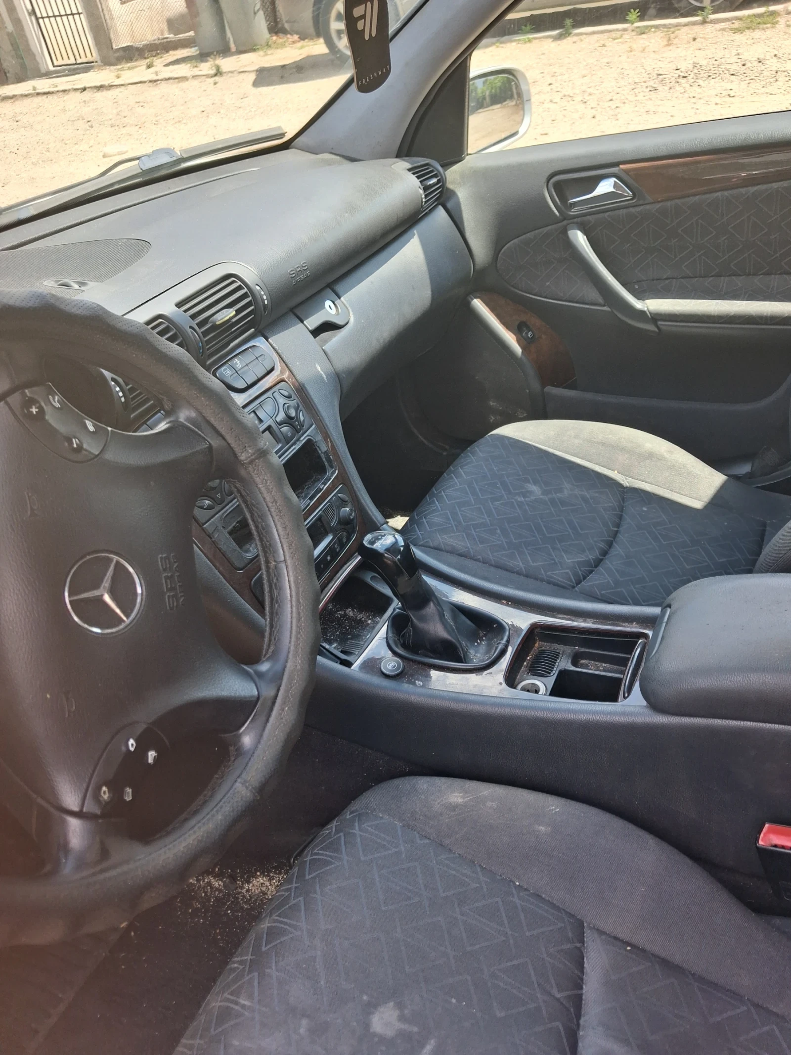 Mercedes-Benz C 180, снимка 5 - Автомобили и джипове - 54978672